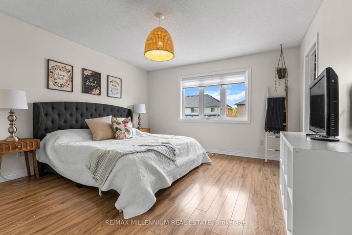 Photo 21 at 17 Prince Crescent, Northwest Sandalwood Parkway, Brampton