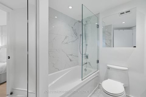Photo 12 at 1504 - 208 Queens Quay W, Waterfront Communities C1, Toronto