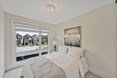 Photo 17 at 93 Velia Court, Vellore Village, Vaughan