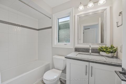 Photo 23 at 93 Velia Court, Vellore Village, Vaughan