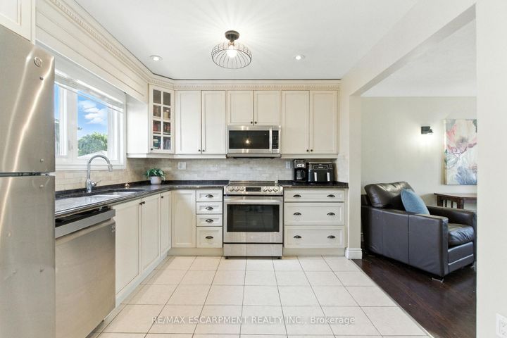 Photo 11 at 289 East 25th Street, Eastmount, Hamilton