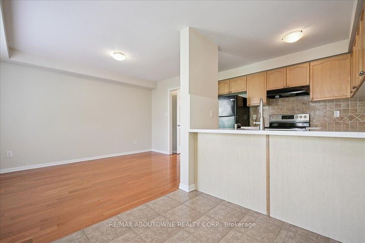 Photo 11 at 2389 Coho Way, WM Westmount, Oakville