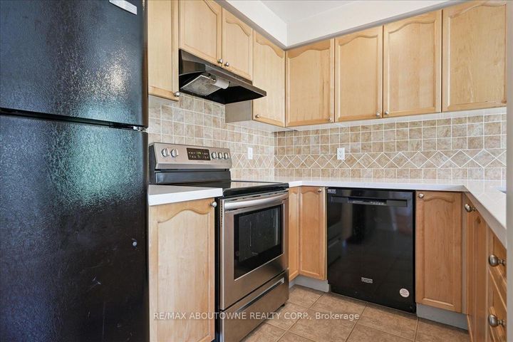 Photo 19 at 2389 Coho Way, WM Westmount, Oakville