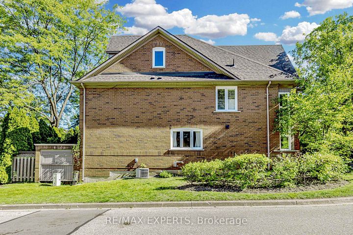 Photo 1 at 17B - 1084 Queen Street W, Lorne Park, Mississauga