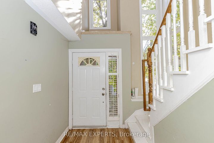 Photo 2 at 17B - 1084 Queen Street W, Lorne Park, Mississauga