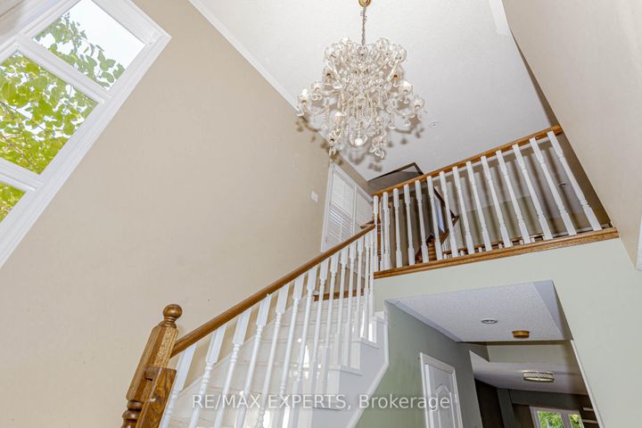 Photo 3 at 17B - 1084 Queen Street W, Lorne Park, Mississauga