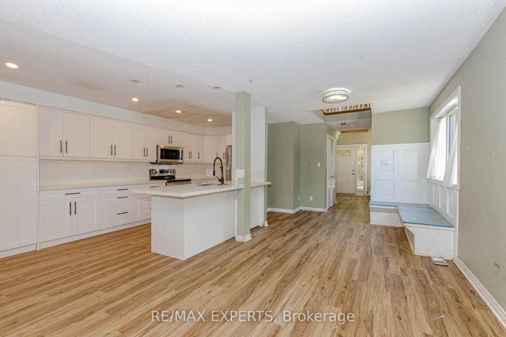 Photo 6 at 17B - 1084 Queen Street W, Lorne Park, Mississauga