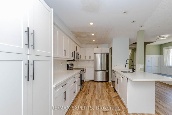 Photo 10 at 17B - 1084 Queen Street W, Lorne Park, Mississauga