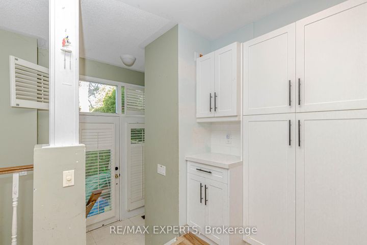 Photo 12 at 17B - 1084 Queen Street W, Lorne Park, Mississauga