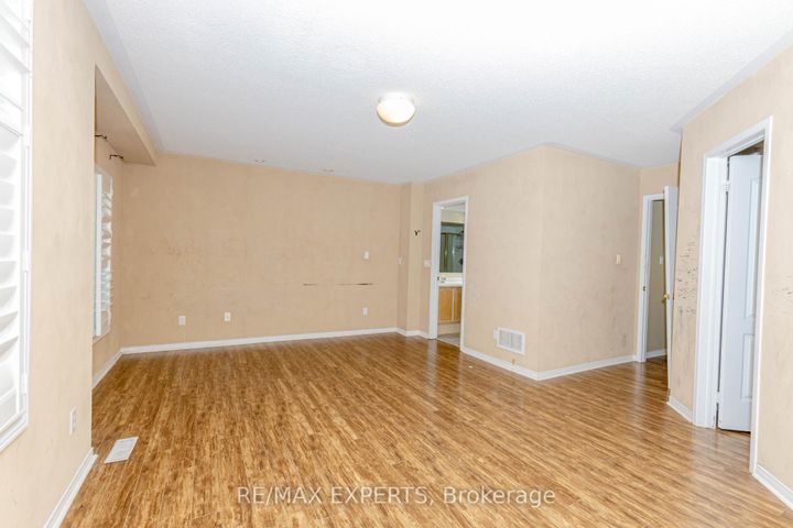 Photo 16 at 17B - 1084 Queen Street W, Lorne Park, Mississauga
