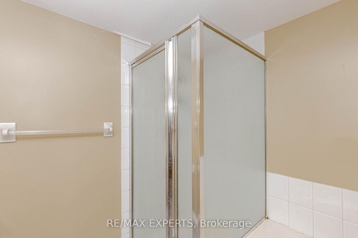 Photo 19 at 17B - 1084 Queen Street W, Lorne Park, Mississauga