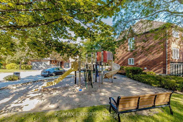Photo 39 at 17B - 1084 Queen Street W, Lorne Park, Mississauga
