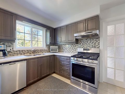 Photo 11 at 54 Emcarr Drive, West Hill, Toronto