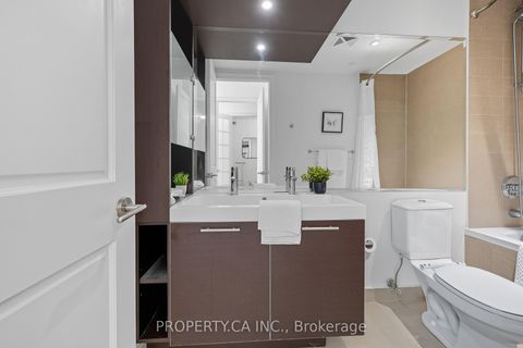 Photo 11 at 6302 - 388 Yonge Street, Bay Street Corridor, Toronto
