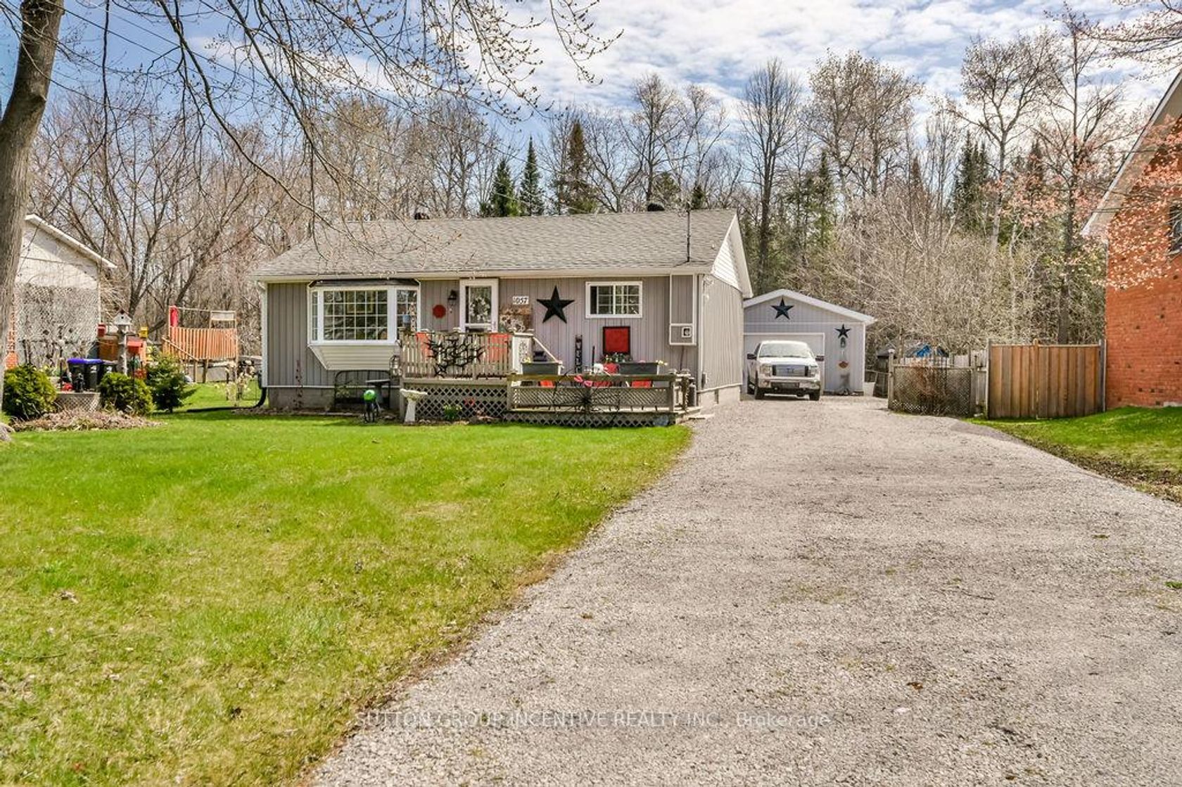 1057 Ferrier Avenue, Lefroy, Innisfil photo number 2 1057 Ferrier Avenue, Lefroy, Innisfil photo number 2