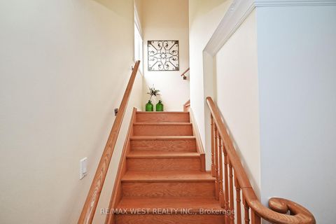 Photo 17 at 348 Brownridge Drive, Brownridge, Vaughan