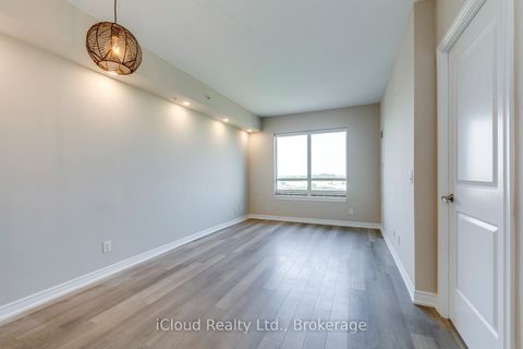 Photo 6 at 804 - 9255 Jane Street, Maple, Vaughan