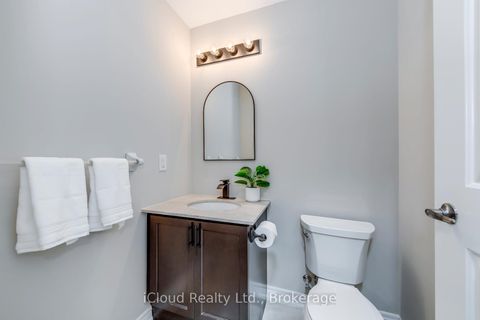Photo 10 at 804 - 9255 Jane Street, Maple, Vaughan
