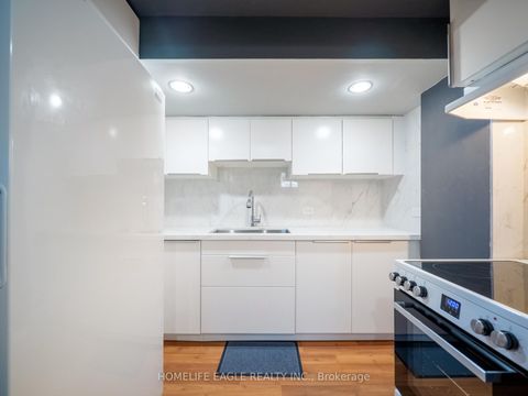 Photo 27 at 11 Knollside Drive, Mill Pond, Richmond Hill