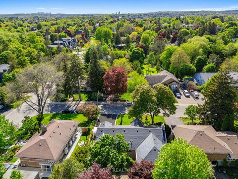 Photo 33 at 11 Knollside Drive, Mill Pond, Richmond Hill