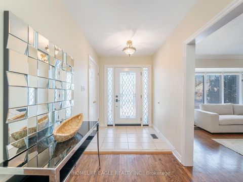 Photo 4 at 11 Knollside Drive, Mill Pond, Richmond Hill