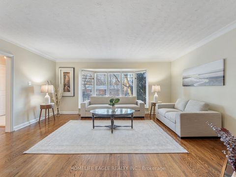 Photo 6 at 11 Knollside Drive, Mill Pond, Richmond Hill