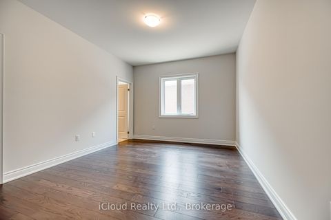 Photo 24 at 160 Winthrop Crescent, Vellore Village, Vaughan
