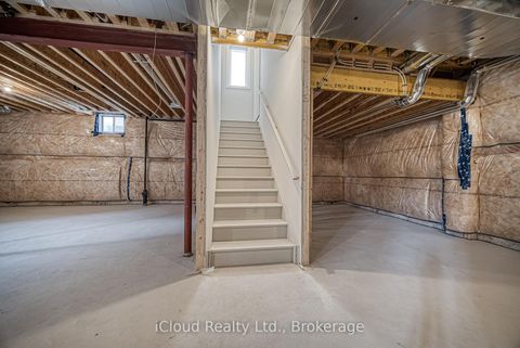 Photo 38 at 160 Winthrop Crescent, Vellore Village, Vaughan