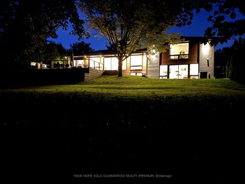 Photo 2 at 48 Royal Road, Aurora Village, Aurora