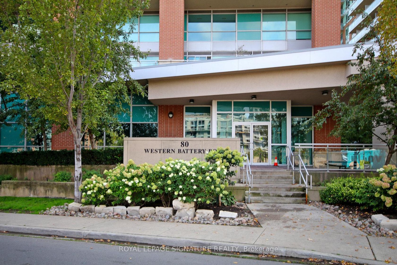 2105 - 80 Western Battery Road, Niagara, Toronto 