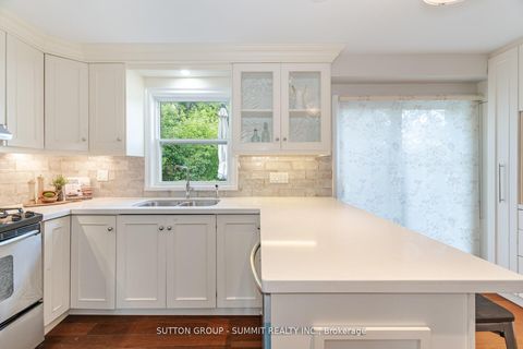 Photo 10 at 57 Stephen Drive, Queensway, Toronto