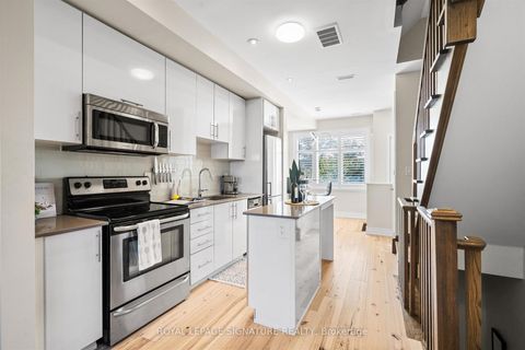 Photo 4 at 2 - 120 Frederick Tisdale Drive, CFB, Toronto