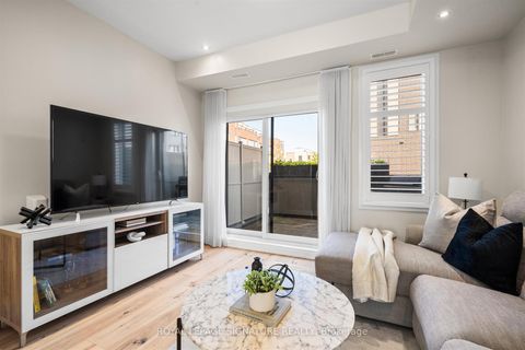 Photo 8 at 2 - 120 Frederick Tisdale Drive, CFB, Toronto