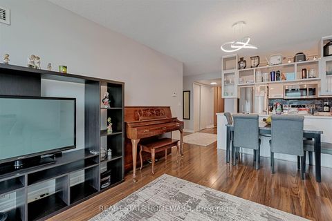 Photo 13 at 1211 - 397 Front Street W, Waterfront Communities C1, Toronto