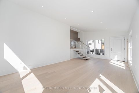Photo 13 at 6 Casino Court, Bathurst Manor, Toronto