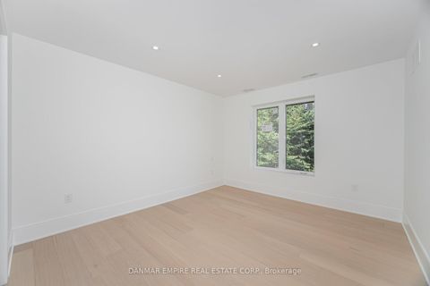 Photo 15 at 6 Casino Court, Bathurst Manor, Toronto