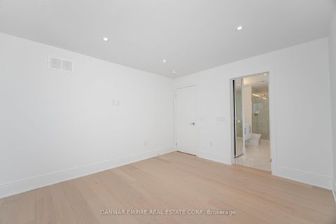 Photo 17 at 6 Casino Court, Bathurst Manor, Toronto