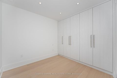 Photo 22 at 6 Casino Court, Bathurst Manor, Toronto