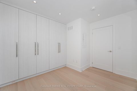 Photo 23 at 6 Casino Court, Bathurst Manor, Toronto