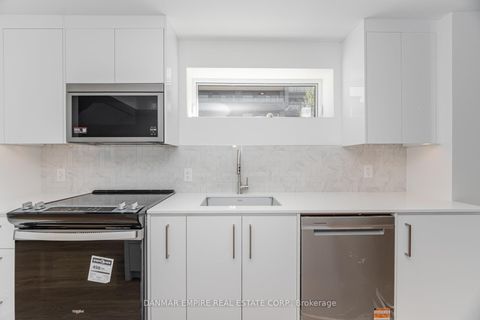 Photo 33 at 6 Casino Court, Bathurst Manor, Toronto