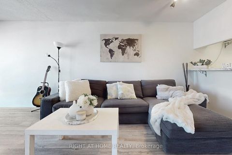 Photo 2 at 705 - 222 The Esplanade Avenue, Waterfront Communities C8, Toronto