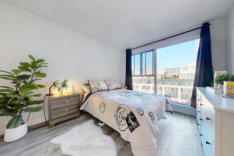 Photo 6 at 705 - 222 The Esplanade Avenue, Waterfront Communities C8, Toronto