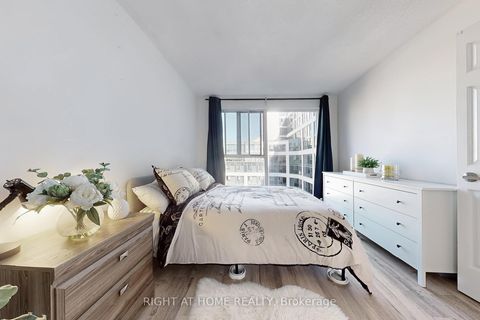 Photo 7 at 705 - 222 The Esplanade Avenue, Waterfront Communities C8, Toronto