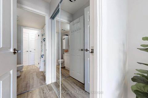 Photo 12 at 705 - 222 The Esplanade Avenue, Waterfront Communities C8, Toronto