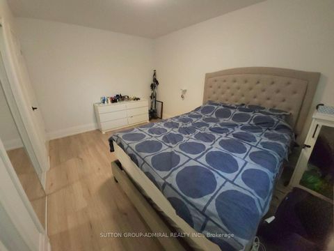 Photo 11 at 174 St Anthony's Court, Mill Pond, Richmond Hill