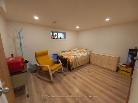 Photo 19 at 174 St Anthony's Court, Mill Pond, Richmond Hill