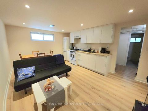 Photo 22 at 174 St Anthony's Court, Mill Pond, Richmond Hill