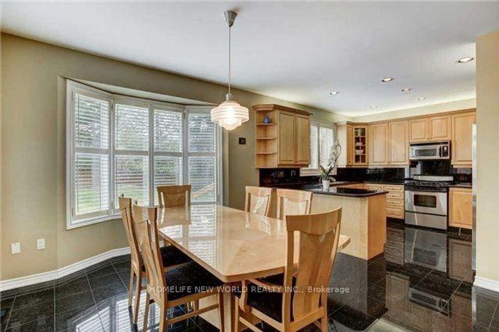 Photo 2 at 39 Green Meadows Circle, Don Valley Village, Toronto