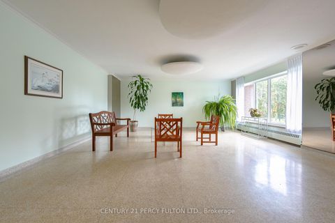 Photo 3 at 212 - 800 Kennedy Road, Ionview, Toronto