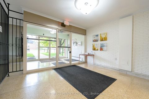 Photo 4 at 212 - 800 Kennedy Road, Ionview, Toronto